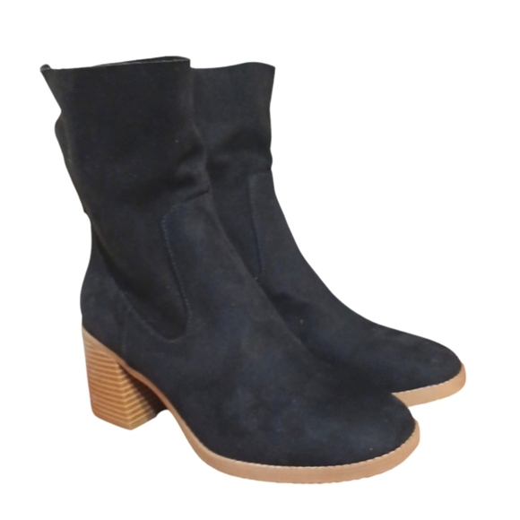 NEW Sun & Stone Lyraa Booties Women's Black Suede Ankle Boots Size 8.5 - Picture 13 of 13